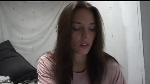 Meri  online show from October 18, 6:42 pm