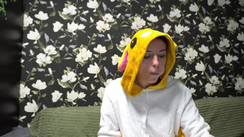 Meri  online show from February 7, 9:15 pm