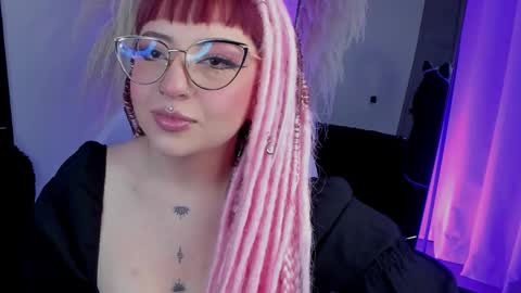 Cami independent model online show from October 1, 6:02 pm