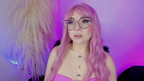 Cami independent model online show from February 5, 8:00 am