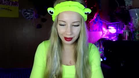 Alice  online show from September 26, 2:09 am