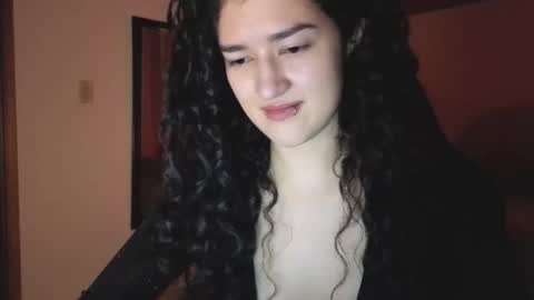 yourdreamgirl2025 online show from March 31, 12:54 am