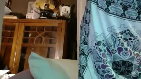 yourmomma999 online show from January 4, 5:37 am