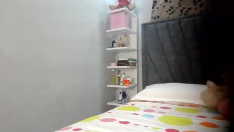 yoursalma69 online show from May 6, 6:01 pm
