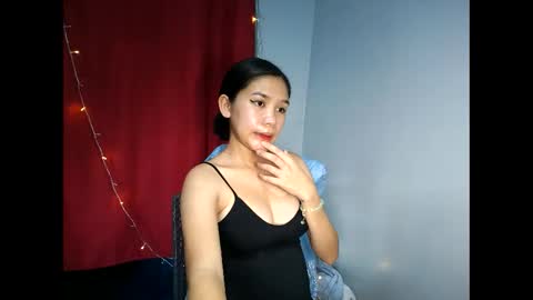 yoursexy_reb online show from December 3, 8:17 am