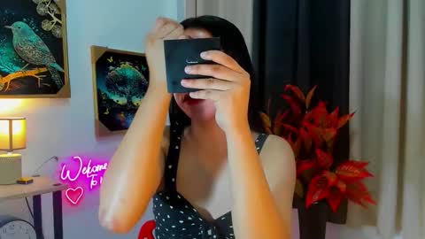 ashy online show from November 12, 10:57 am