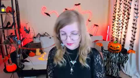 Alice online show from October 23, 11:05 am