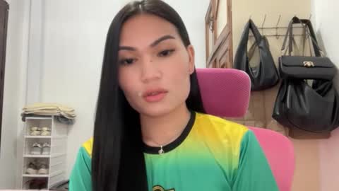 yrdrmgrl_jennie26 online show from February 17, 7:24 pm