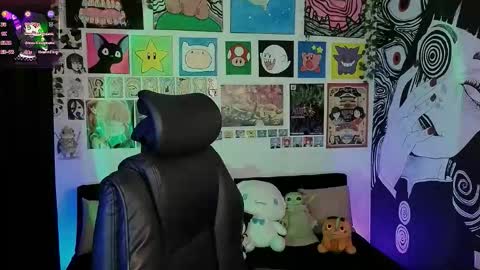    rawr   Anne Independent model      online show from November 19, 1:16 am