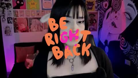    rawr   Anne Independent model      online show from September 25, 6:28 pm