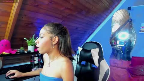 yumi_hanna online show from December 14, 3:45 am