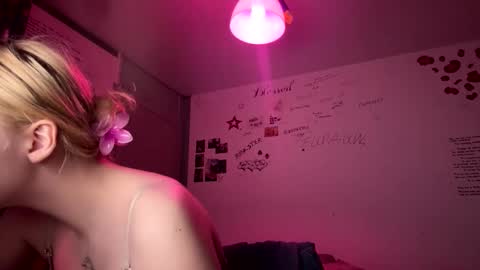 yunarosee online show from November 16, 2:28 pm