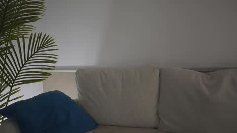 yvonna_ online show from March 19, 3:49 pm