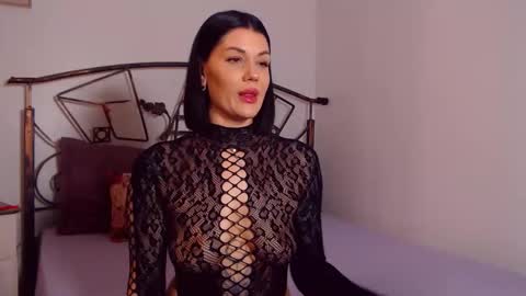 I V Y   online show from March 26, 8:54 pm