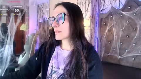   online show from November 1, 8:13 pm