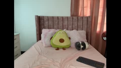 ZaraQuiinn online show from March 8, 1:44 pm