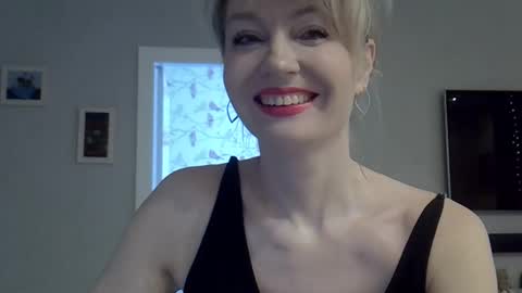 Zarina Swift online show from March 11, 4:49 am