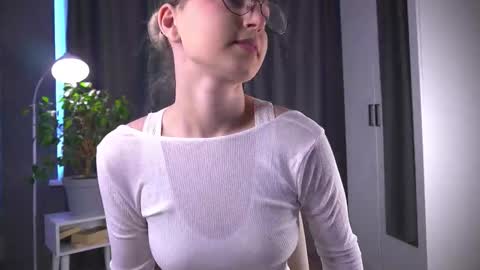 Avi online show from October 2, 1:49 pm