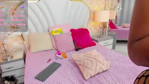 zendayarosse online show from February 10, 8:12 pm