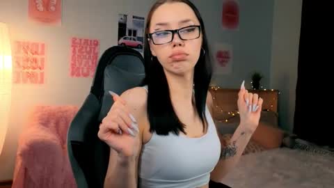 Lara online show from February 21, 7:47 pm