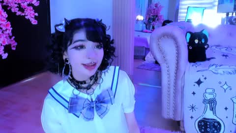    online show from February 3, 2:34 pm