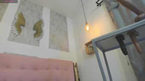 ZHAMIRA  ANDRES online show from September 30, 9:52 pm