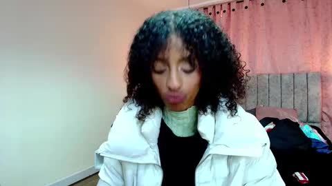 Zia Green online show from March 8, 7:40 pm