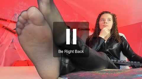 zianichols online show from October 20, 6:16 am