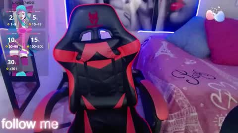 Z O E online show from March 10, 8:56 pm