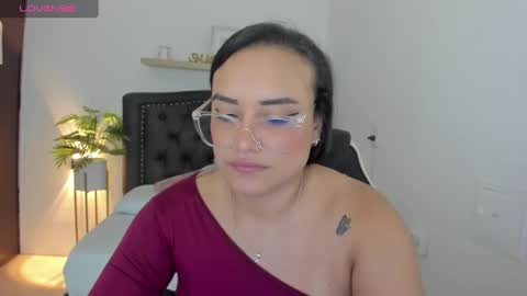 Zoe  online show from February 14, 12:25 pm