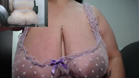 zoe hotxxx online show from October 15, 12:35 am