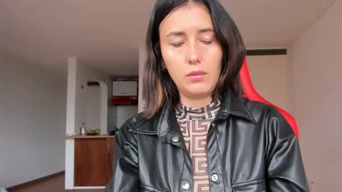 ZOE online show from February 19, 7:27 pm