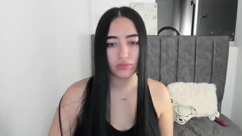 zoe_jones7 online show from September 12, 4:13 am