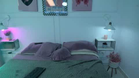 Zoe Lynch online show from February 17, 11:42 am