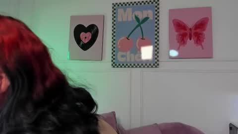 Zoe Lynch online show from March 16, 11:25 am