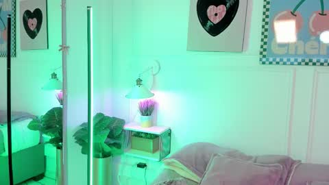 Zoe Lynch online show from March 13, 11:55 am