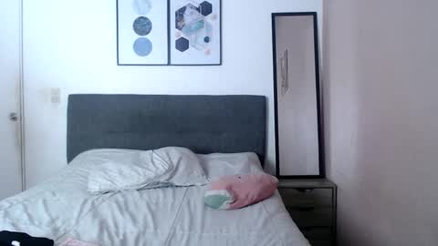 Zoe online show from February 26, 6:25 pm