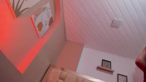 zoe_moreau online show from November 20, 7:59 pm