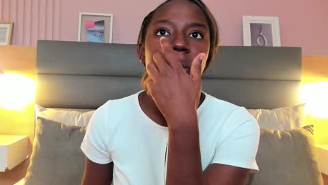 Zoe Novakk  online show from January 19, 1:18 pm