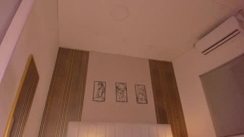 Hi guys i am Zoe  online show from February 26, 11:53 am