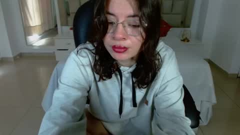 ZOE online show from November 6, 4:24 pm