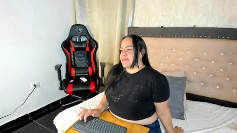 zoedeleon online show from May 9, 9:50 pm