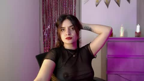 Zoee online show from December 4, 12:35 am