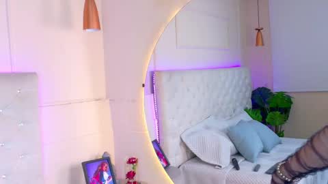 Zoe online show from September 15, 11:18 am