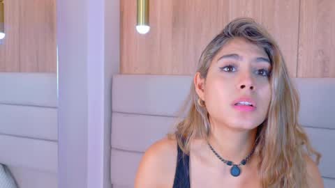 Zoe online show from April 1, 1:41 pm