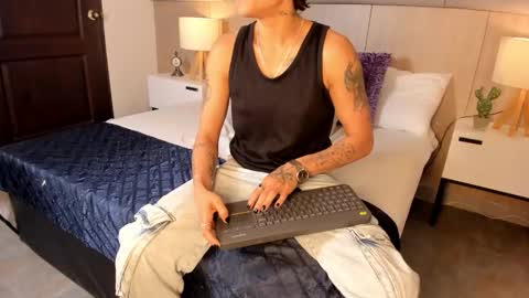 Zoe Krug online show from February 12, 1:02 pm