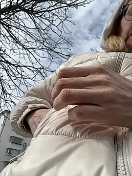 angelmommu online show from March 29, 11:31 am