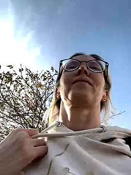 angelmommu online show from November 8, 9:47 am