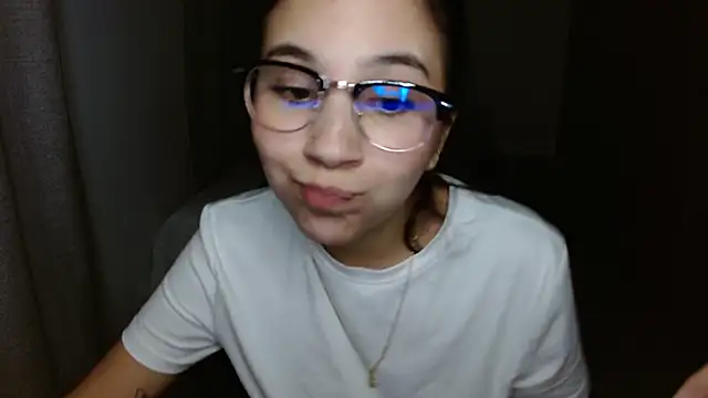 mia  lopez  online show from November 15, 4:35 am