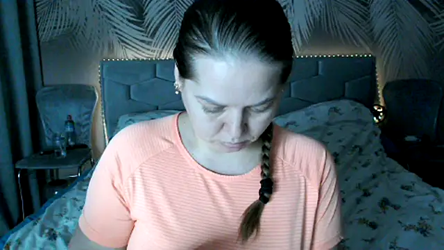 uliastar online show from December 1, 9:46 am